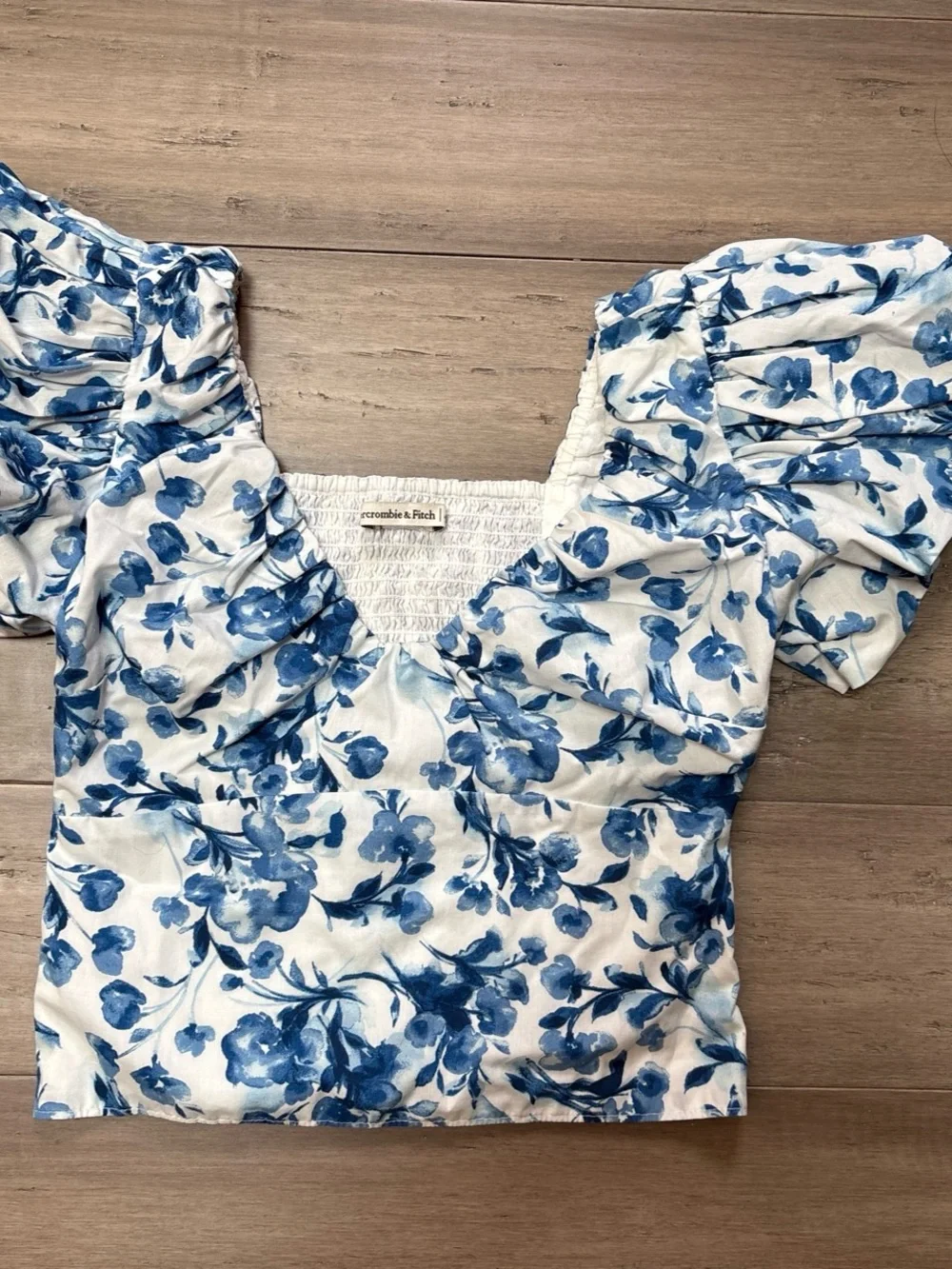 Abercrombie & Fitch White and Blue Floral Puff-Sleeve Crop Top